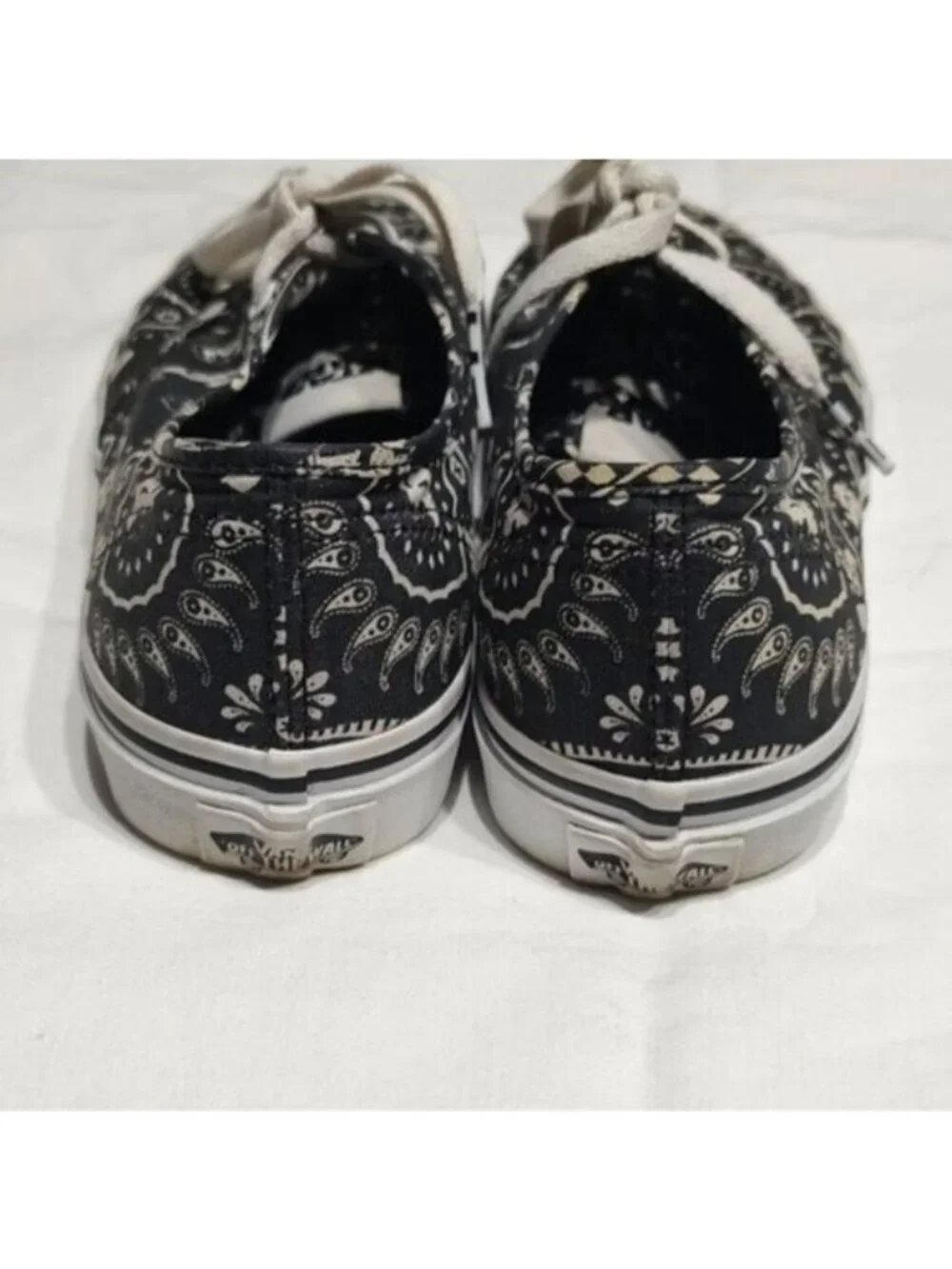 Vans x Star Wars Stormtrooper Bandana Print Low Top Sneakers M 6, W 7.5